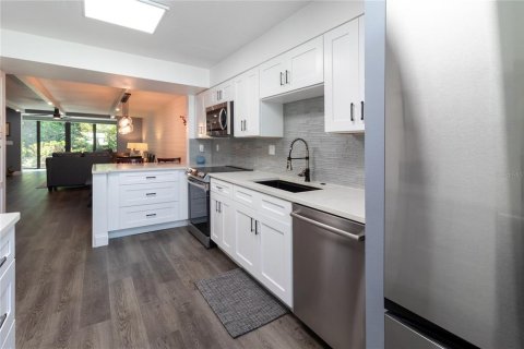Condo in Longboat Key, Florida, 2 bedrooms  № 1203664 - photo 14