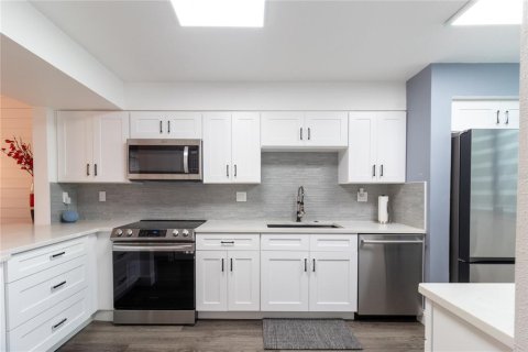 Condo in Longboat Key, Florida, 2 bedrooms  № 1203664 - photo 10