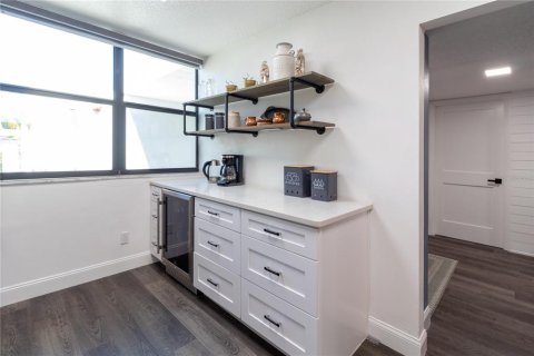 Condo in Longboat Key, Florida, 2 bedrooms  № 1203664 - photo 16