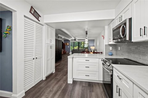 Condo in Longboat Key, Florida, 2 bedrooms  № 1203664 - photo 15