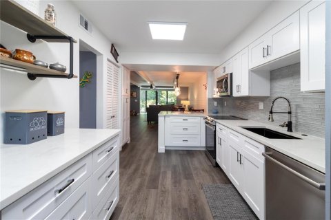 Condo in Longboat Key, Florida, 2 bedrooms  № 1203664 - photo 12