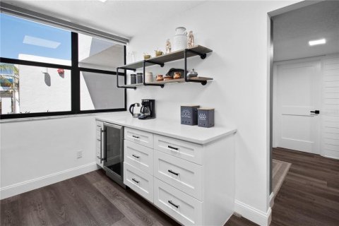 Condo in Longboat Key, Florida, 2 bedrooms  № 1203664 - photo 13
