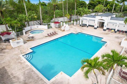 House in Miami, Florida 3 bedrooms, 150.59 sq.m. № 1832286 - photo 14