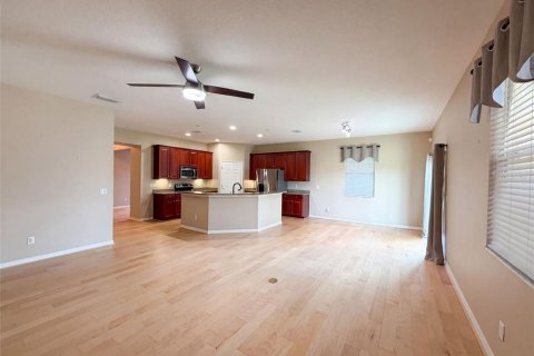 House in Leesburg, Florida 4 bedrooms, 207.73 sq.m. № 2230246 - photo 3