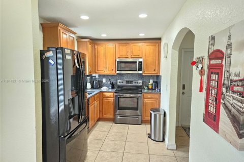 Touwnhouse à vendre à Tamarac, Floride: 3 chambres, 138.05 m2 № 1766475 - photo 9