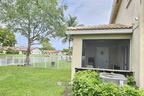 Touwnhouse à vendre à Tamarac, Floride: 3 chambres, 138.05 m2 № 1766475 - photo 3
