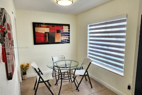 Touwnhouse à vendre à Tamarac, Floride: 3 chambres, 138.05 m2 № 1766475 - photo 10