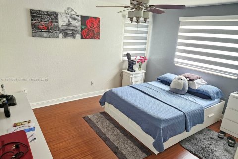 Touwnhouse à vendre à Tamarac, Floride: 3 chambres, 138.05 m2 № 1766475 - photo 12
