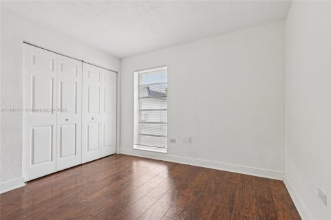 Condo in Miami, Florida, 2 bedrooms  № 1844108 - photo 19