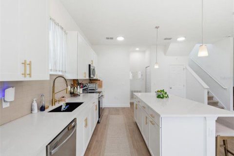 Villa ou maison à vendre à Orlando, Floride: 3 chambres, 183.95 m2 № 2111295 - photo 8