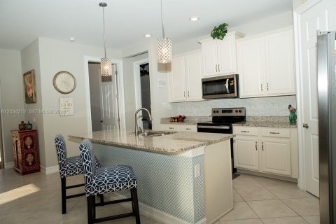 Villa ou maison à vendre à Cape Coral, Floride: 3 chambres, 168.71 m2 № 2078397 - photo 3