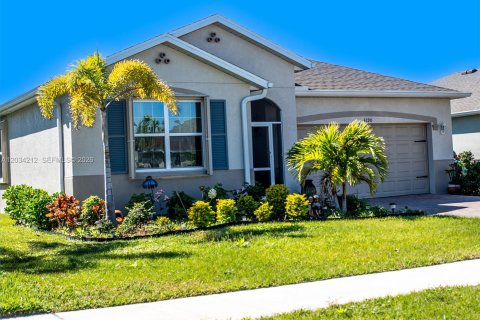 Villa ou maison à Cape Coral, Floride 3 chambres, 168.71 m2 № 2078397