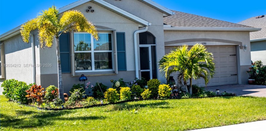 Villa ou maison à Cape Coral, Floride 3 chambres, 168.71 m2 № 2078397