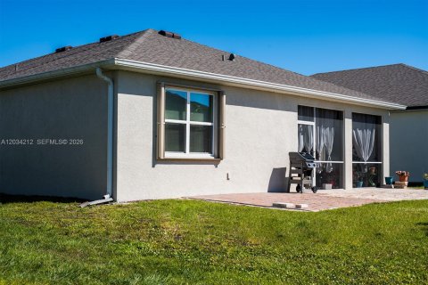 Villa ou maison à vendre à Cape Coral, Floride: 3 chambres, 168.71 m2 № 2078397 - photo 12