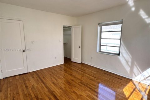 Снять в аренду виллу или дом в Майами, Флорида 2 спальни, 130.06м2, № 2055665 - фото 8