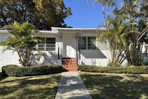 Снять в аренду виллу или дом в Майами, Флорида 2 спальни, 130.06м2, № 2055665 - фото 2