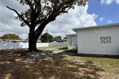 Снять в аренду виллу или дом в Майами, Флорида 2 спальни, 130.06м2, № 2055665 - фото 15