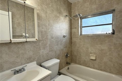 Снять в аренду виллу или дом в Майами, Флорида 2 спальни, 130.06м2, № 2055665 - фото 9