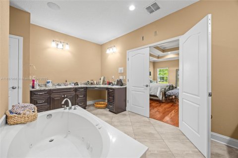 House in Jacksonville, Florida 3 bedrooms, 283.72 sq.m. № 1825792 - photo 11