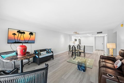 Copropriété à vendre à Lauderdale-by-the-Sea, Floride: 1 chambre, 100.33 m2 № 2188714 - photo 6