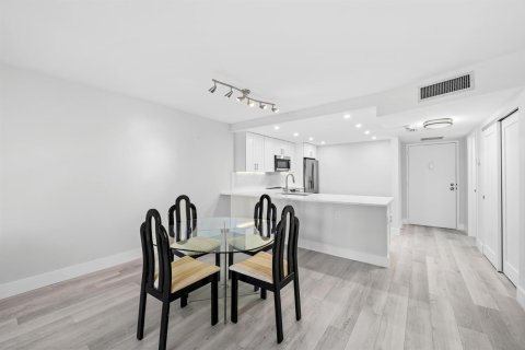 Copropriété à vendre à Lauderdale-by-the-Sea, Floride: 1 chambre, 100.33 m2 № 2188714 - photo 8