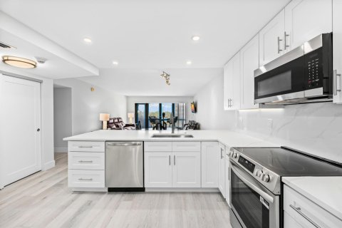Copropriété à vendre à Lauderdale-by-the-Sea, Floride: 1 chambre, 100.33 m2 № 2188714 - photo 2