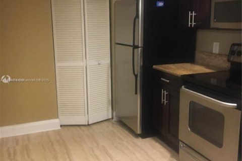 Copropriété à louer à Coral Springs, Floride: 2 chambres, 103.49 m2 № 1893374 - photo 3