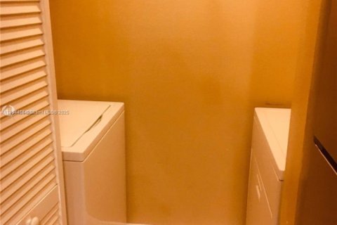 Copropriété à louer à Coral Springs, Floride: 2 chambres, 103.49 m2 № 1893374 - photo 6