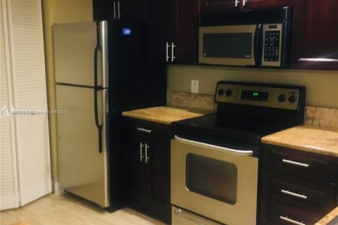 Copropriété à louer à Coral Springs, Floride: 2 chambres, 103.49 m2 № 1893374 - photo 4