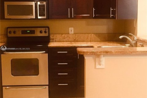 Copropriété à louer à Coral Springs, Floride: 2 chambres, 103.49 m2 № 1893374 - photo 2