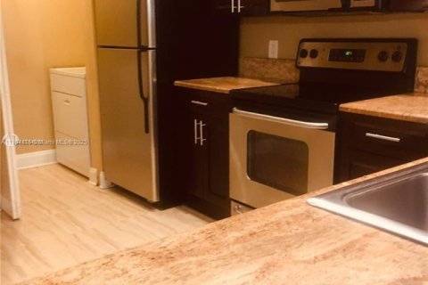 Copropriété à louer à Coral Springs, Floride: 2 chambres, 103.49 m2 № 1893374 - photo 5