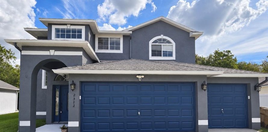 Villa ou maison à Kissimmee, Floride 4 chambres, 229.38 m2 № 2405307