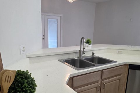 Villa ou maison à vendre à Kissimmee, Floride: 4 chambres, 229.38 m2 № 2405307 - photo 10