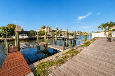 Condo in Apollo Beach, Florida, 2 bedrooms  № 2219345 - photo 18