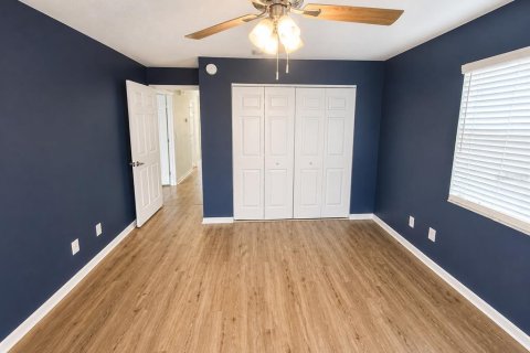 Condo in Apollo Beach, Florida, 2 bedrooms  № 2219345 - photo 13