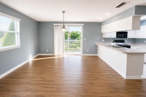Condo in Apollo Beach, Florida, 2 bedrooms  № 2219345 - photo 4