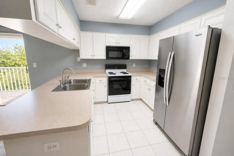 Condo in Apollo Beach, Florida, 2 bedrooms  № 2219345 - photo 6
