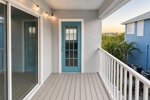 Condo in Apollo Beach, Florida, 2 bedrooms  № 2219345 - photo 11
