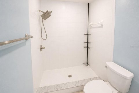 Condo in Apollo Beach, Florida, 2 bedrooms  № 2219345 - photo 10
