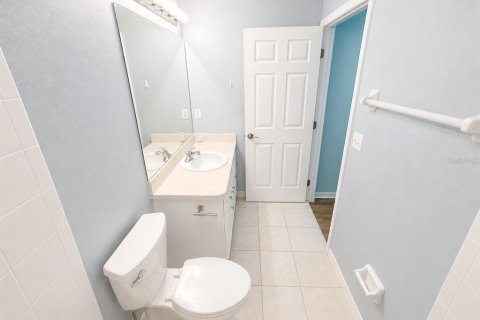 Condo in Apollo Beach, Florida, 2 bedrooms  № 2219345 - photo 9