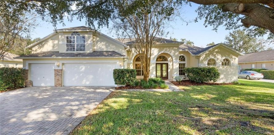 Villa ou maison à Lutz, Floride 5 chambres, 326.27 m2 № 2092128