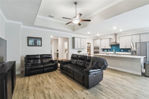 House in CONNERTON

 in Land O' Lakes, Florida 3 bedrooms, 201.88 sq.m. № 1754469 - photo 5