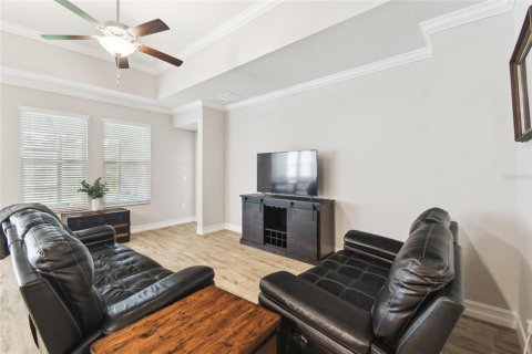 House in CONNERTON

 in Land O' Lakes, Florida 3 bedrooms, 201.88 sq.m. № 1754469 - photo 4