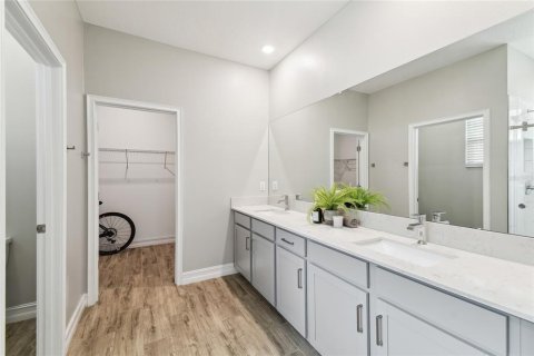 House in CONNERTON

 in Land O' Lakes, Florida 3 bedrooms, 201.88 sq.m. № 1754469 - photo 23