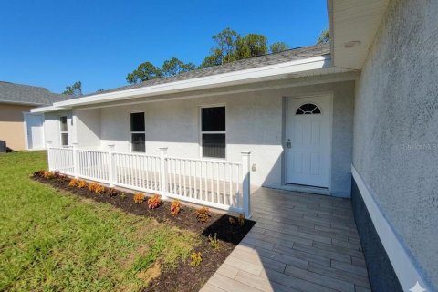 House in Sebring, Florida 4 bedrooms, 177.35 sq.m. № 2222911 - photo 3