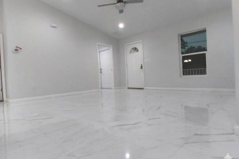 House in Sebring, Florida 4 bedrooms, 177.35 sq.m. № 2222911 - photo 6