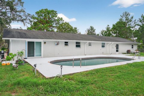 House in Hudson, Florida 4 bedrooms, 254.18 sq.m. № 1918328 - photo 3