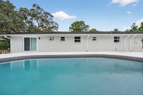 House in Hudson, Florida 4 bedrooms, 254.18 sq.m. № 1918328 - photo 2