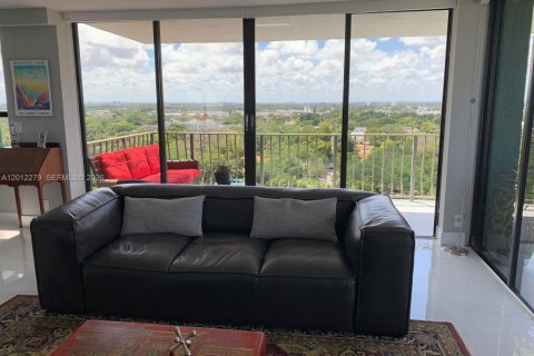 Condo in Miami, Florida, 2 bedrooms  № 2076336 - photo 16