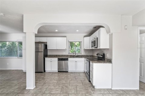 House in Clearwater, Florida 3 bedrooms, 168.9 sq.m. № 1902296 - photo 6